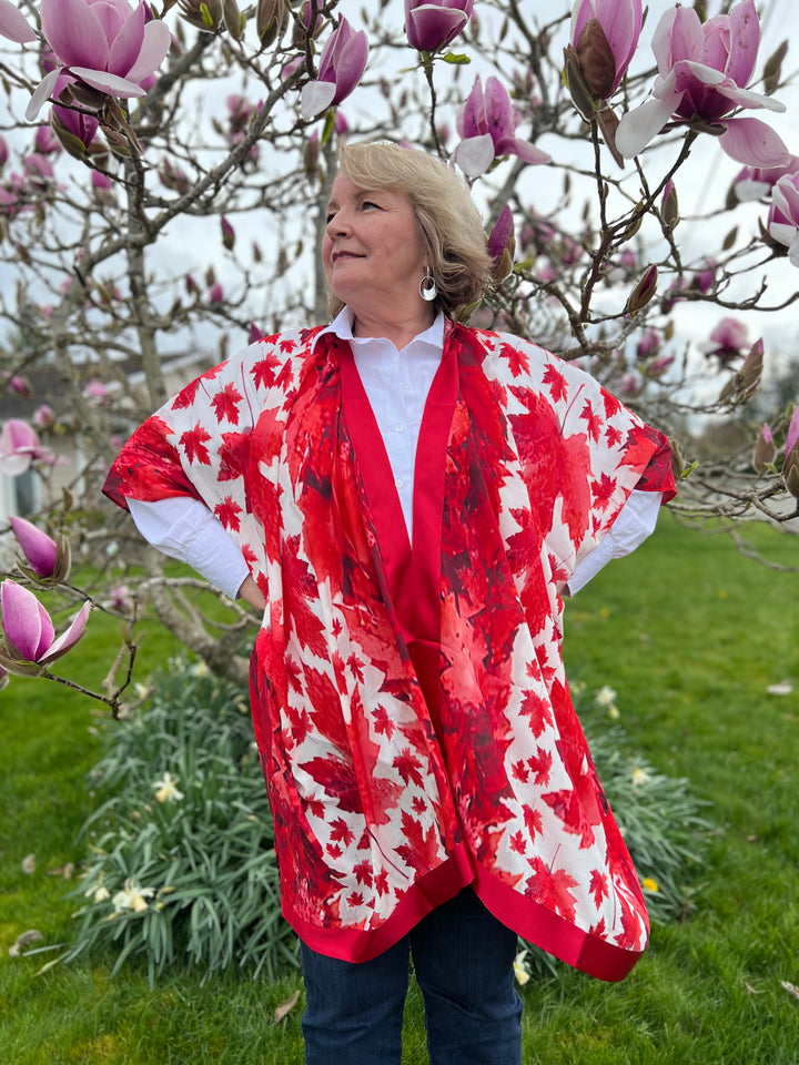 D-17BCOCOON FIT  THE TRUE NORTH STRONG AND FREE-- BLESSING CANADA KIMONO