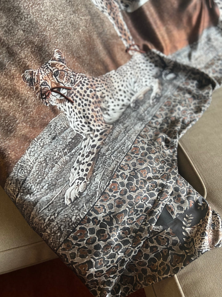 D-335SBT - LEOPARDS NEW STANCE - SILK BED THROW