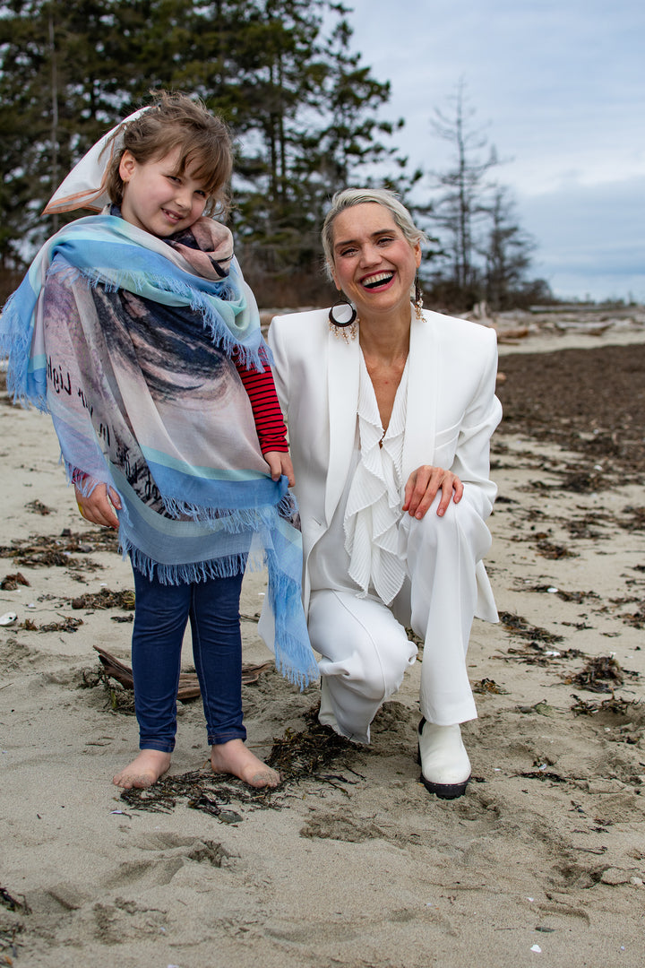 D-455 PRAYER SHAWL - HE IS THE FOUNTAIN OF LIFE  PSALM 36:9