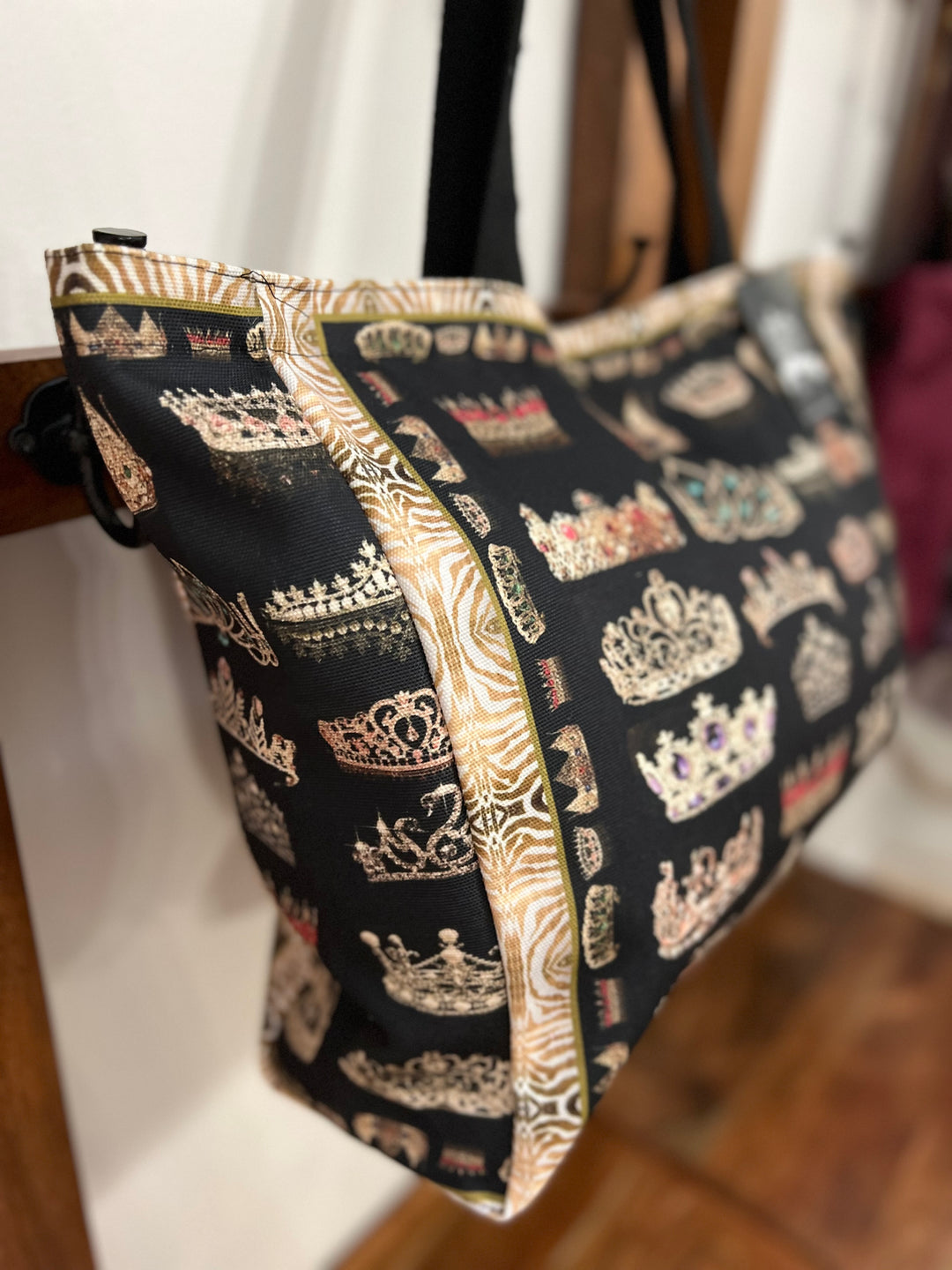 D-705T TRAVEL TOTE BAG CROWN OF BEAUTY