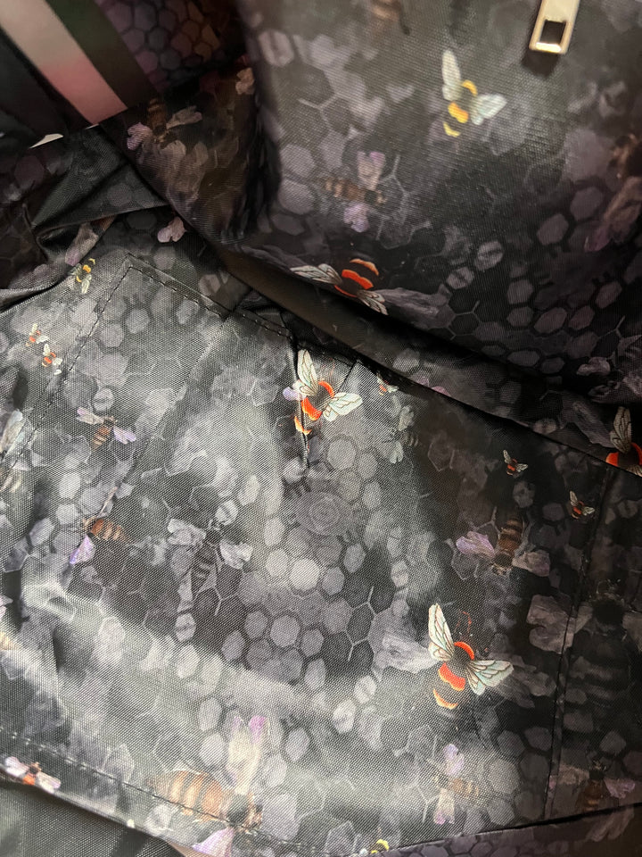 D-112AT TRAVEL TOTE BAG HUMMINGBIRD LOVE'S EYE IS ON THE HUMMINGBIRD