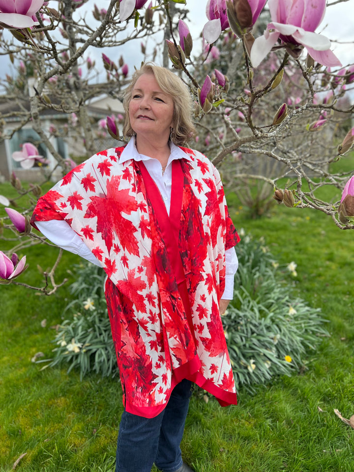 D-17BCOCOON FIT  THE TRUE NORTH STRONG AND FREE-- BLESSING CANADA KIMONO
