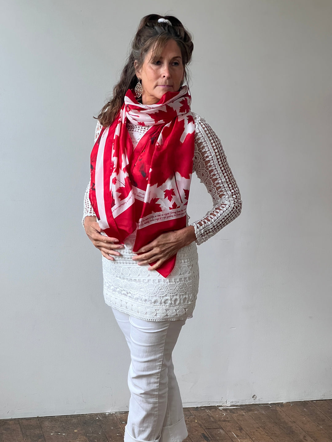 D-541S BLESSING CANADA SCARF: STAND ON GUARD - MAPLE LEAF