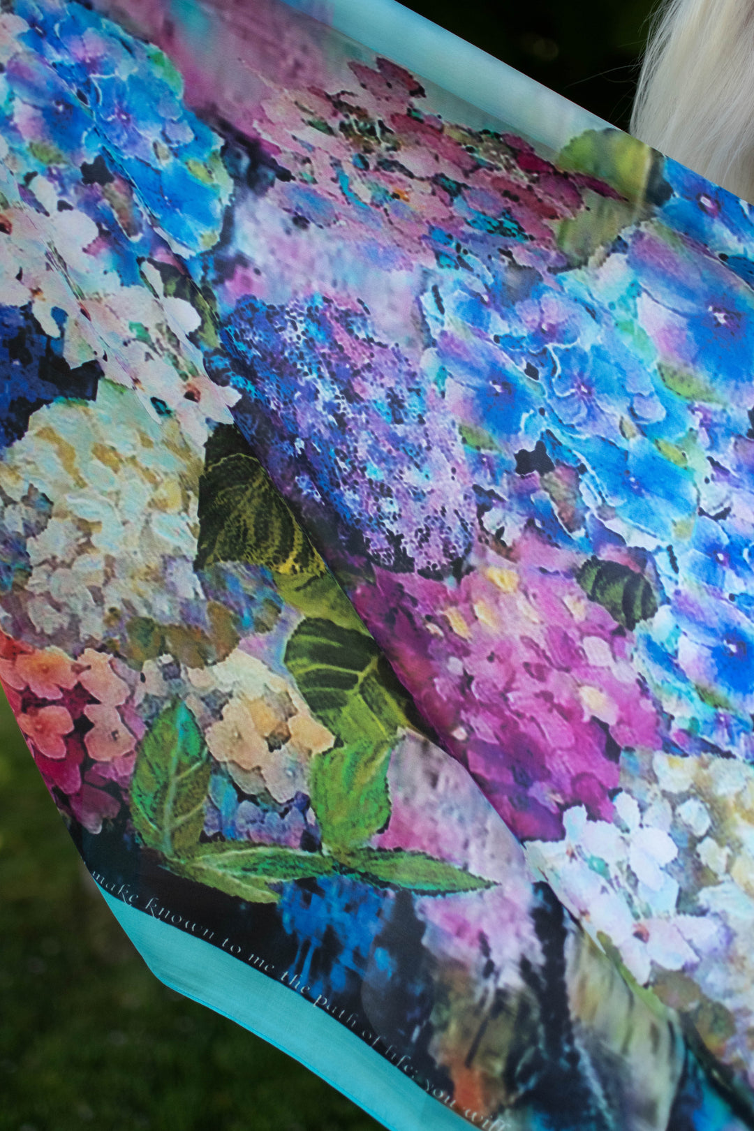 D-211 SMALL SIZE SILK JOY BOMB BLUE HYDRANGEAS