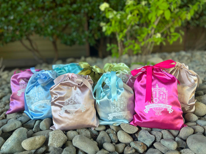 D-SURPRISE ME WITH A COLOR SILK POUCH