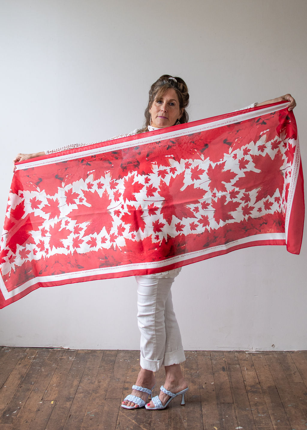 D-541S BLESSING CANADA SCARF: STAND ON GUARD - MAPLE LEAF