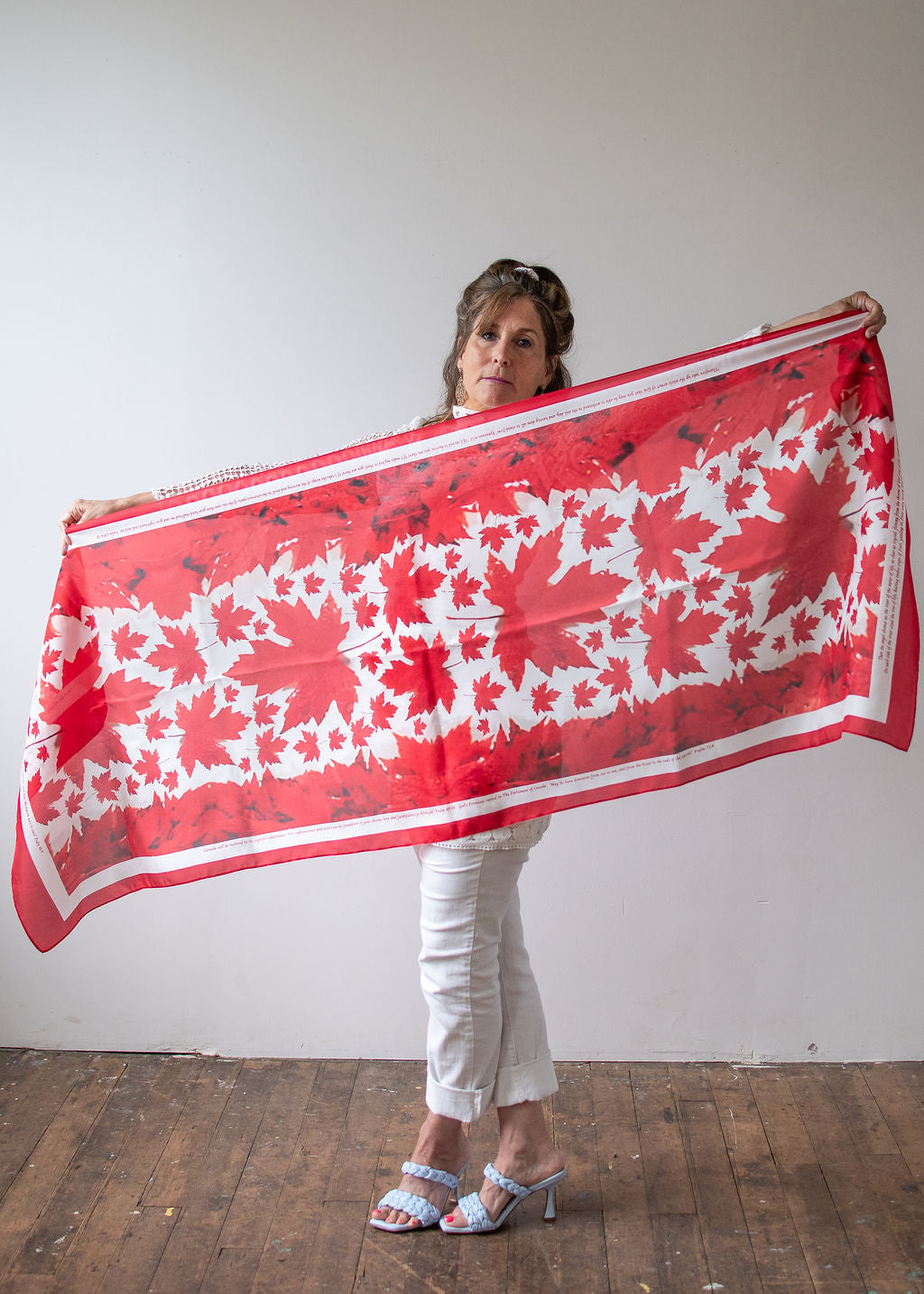 D-541S BLESSING CANADA SCARF: STAND ON GUARD - MAPLE LEAF