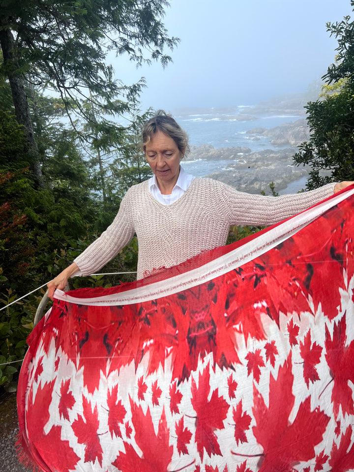 D-541 LARGE SILK MODAL RED EDGE BLESSING CANADA SHAWL