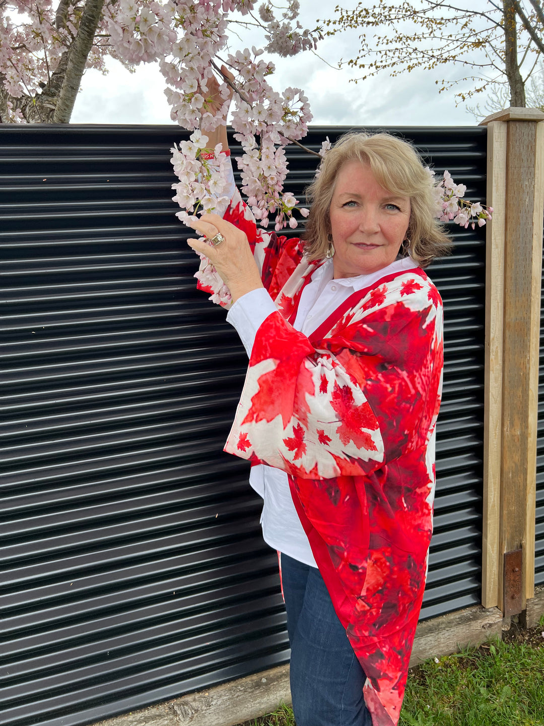 D-17B  THE TRUE NORTH STRONG AND FREE-- BLESSING CANADA KIMONO LONG