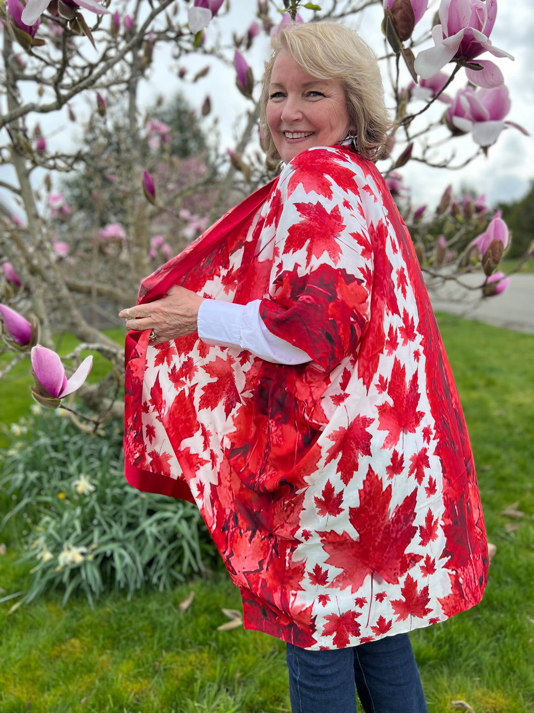 D-17BCOCOON FIT  THE TRUE NORTH STRONG AND FREE-- BLESSING CANADA KIMONO
