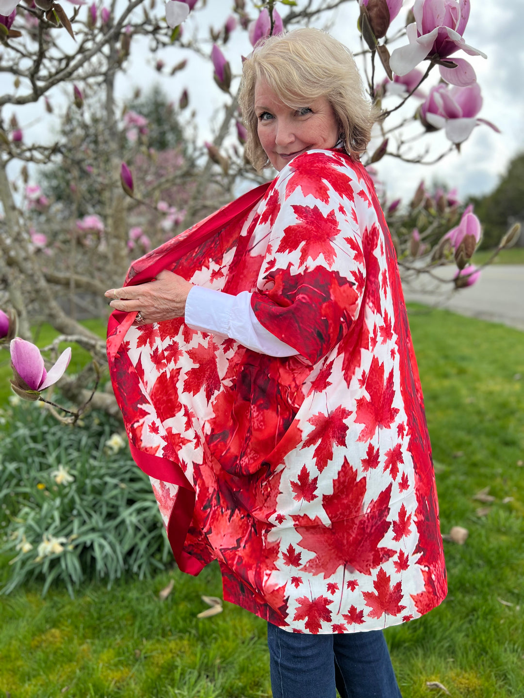 D-17BCOCOON FIT  THE TRUE NORTH STRONG AND FREE-- BLESSING CANADA KIMONO
