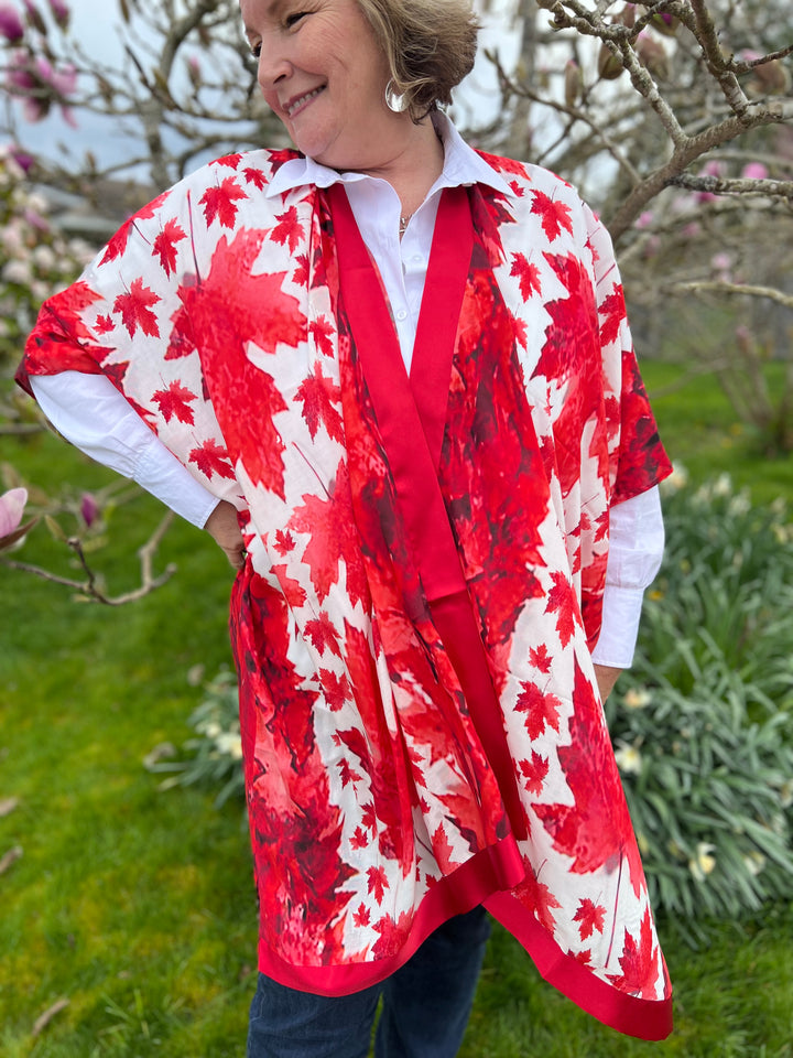 D-17BCOCOON FIT  THE TRUE NORTH STRONG AND FREE-- BLESSING CANADA KIMONO