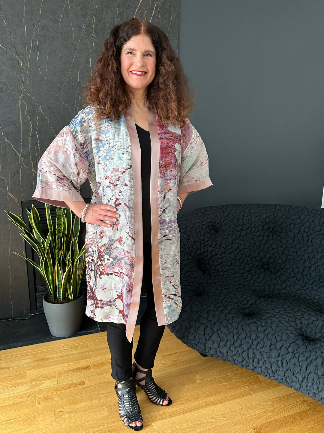 D-524 KIMONO - ALMOND BLOSSOMS - WITH DUSTY PINK TRIM