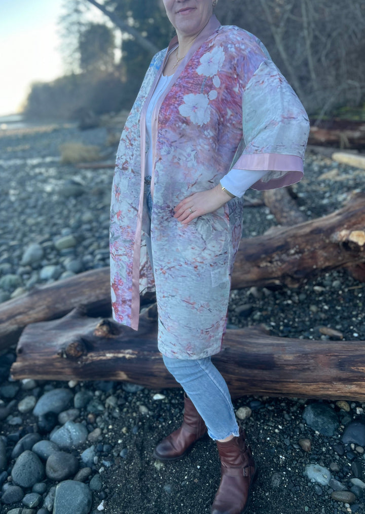D-524 KIMONO - ALMOND BLOSSOMS - WITH DUSTY PINK TRIM