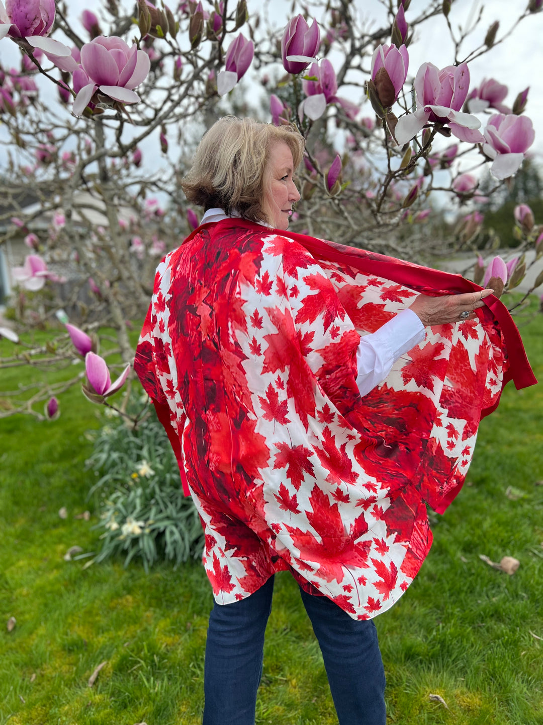 D-17BCOCOON FIT  THE TRUE NORTH STRONG AND FREE-- BLESSING CANADA KIMONO