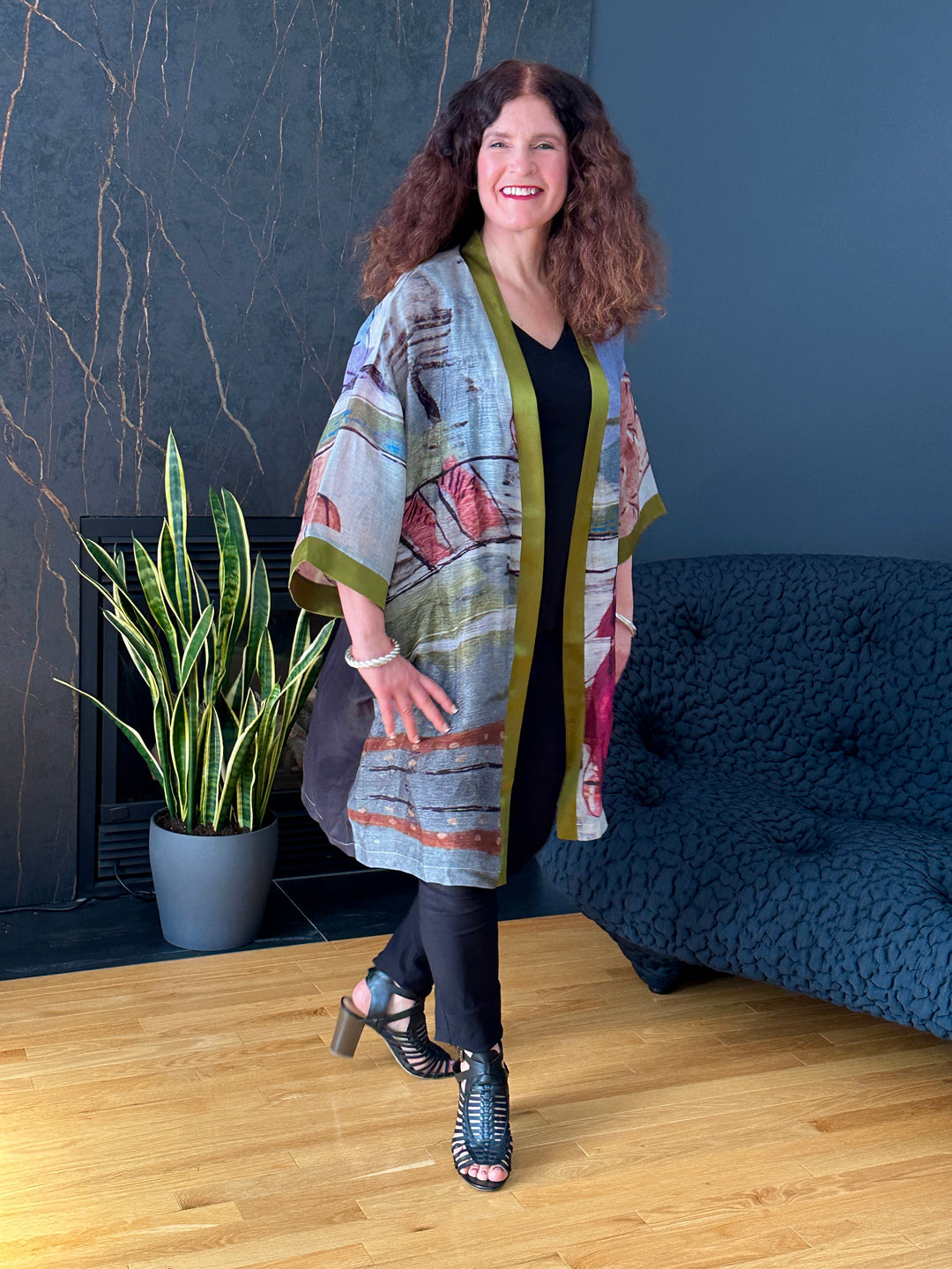 D-489C KIMONO - LET RIGHTEOUSNESS AND PRAISE SPRING UP - WITH OLIVE GREEN SILK TRIM