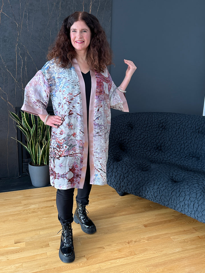D-524 KIMONO - ALMOND BLOSSOMS - WITH DUSTY PINK TRIM