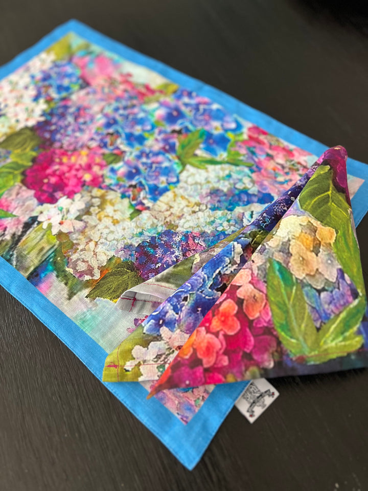 D-560 THE BLUE HYDRANGEAS JOY BOMB * DOUBLE SIDED *ORGANIC LINEN - Placemat 12" x 18"