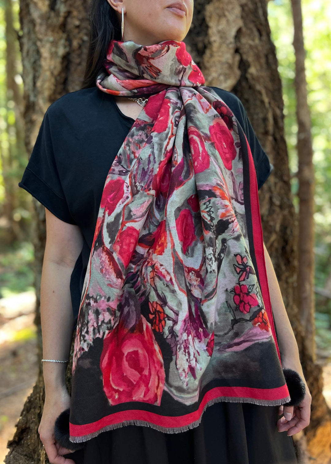 D-910OBS BRUSHED SILK WARM AND FUZZY RED BLACK  LOVE'S EYE IS ON THE HUMMINGBIRD