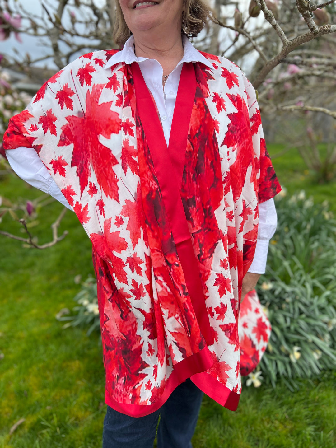 D-17BCOCOON FIT  THE TRUE NORTH STRONG AND FREE-- BLESSING CANADA KIMONO