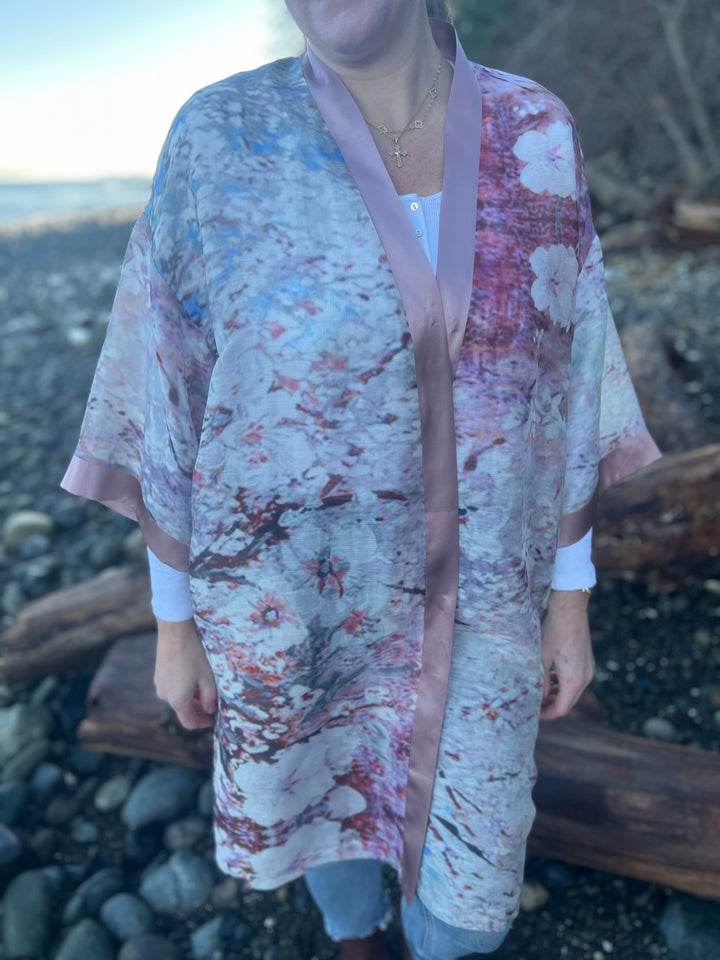 D-524 KIMONO - ALMOND BLOSSOMS - WITH DUSTY PINK TRIM