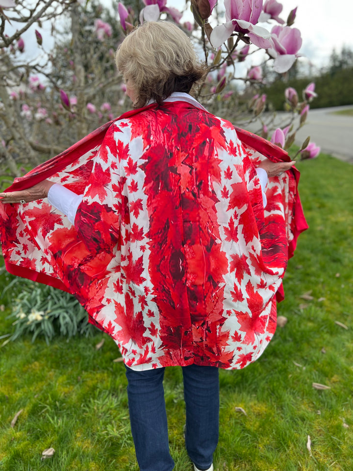 D-17BCOCOON FIT  THE TRUE NORTH STRONG AND FREE-- BLESSING CANADA KIMONO