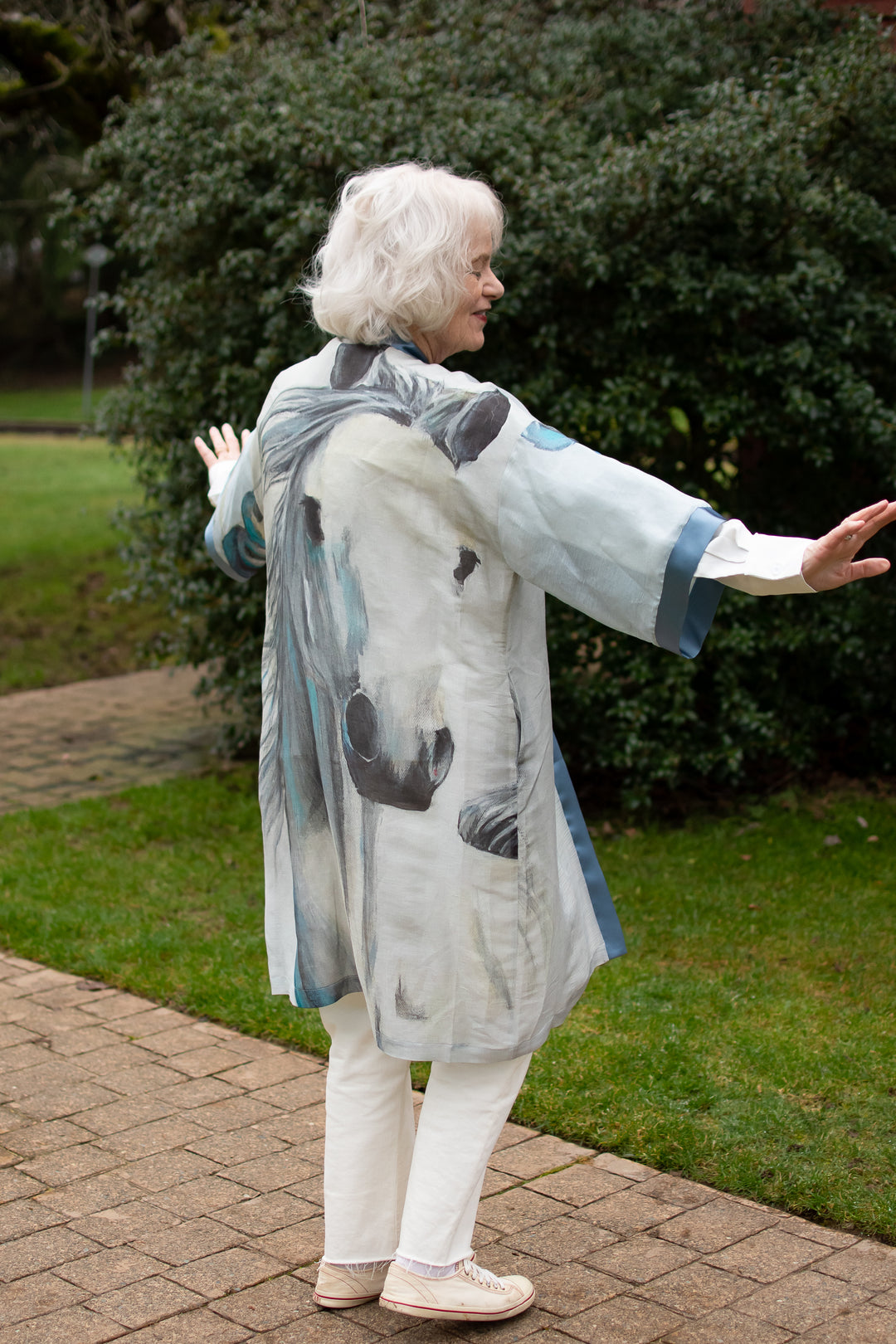 D-806K FAITHFUL AND TRUE WHITE HORSE KIMONO