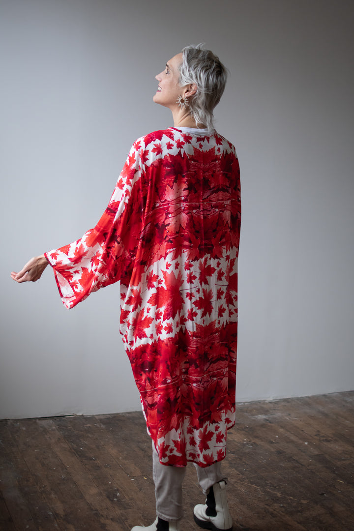 D-17B  THE TRUE NORTH STRONG AND FREE-- BLESSING CANADA KIMONO LONG