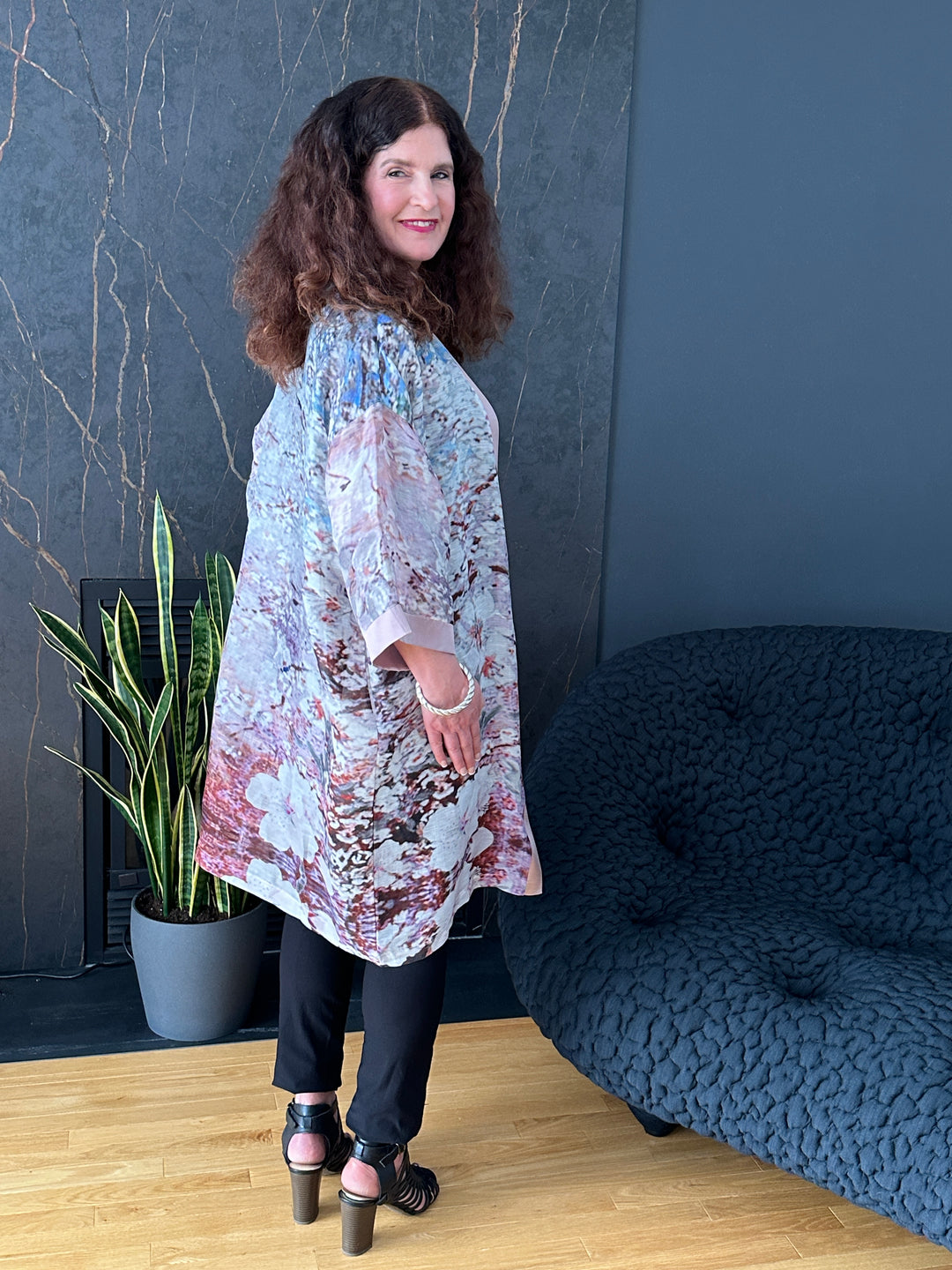 D-524 KIMONO - ALMOND BLOSSOMS - WITH DUSTY PINK TRIM