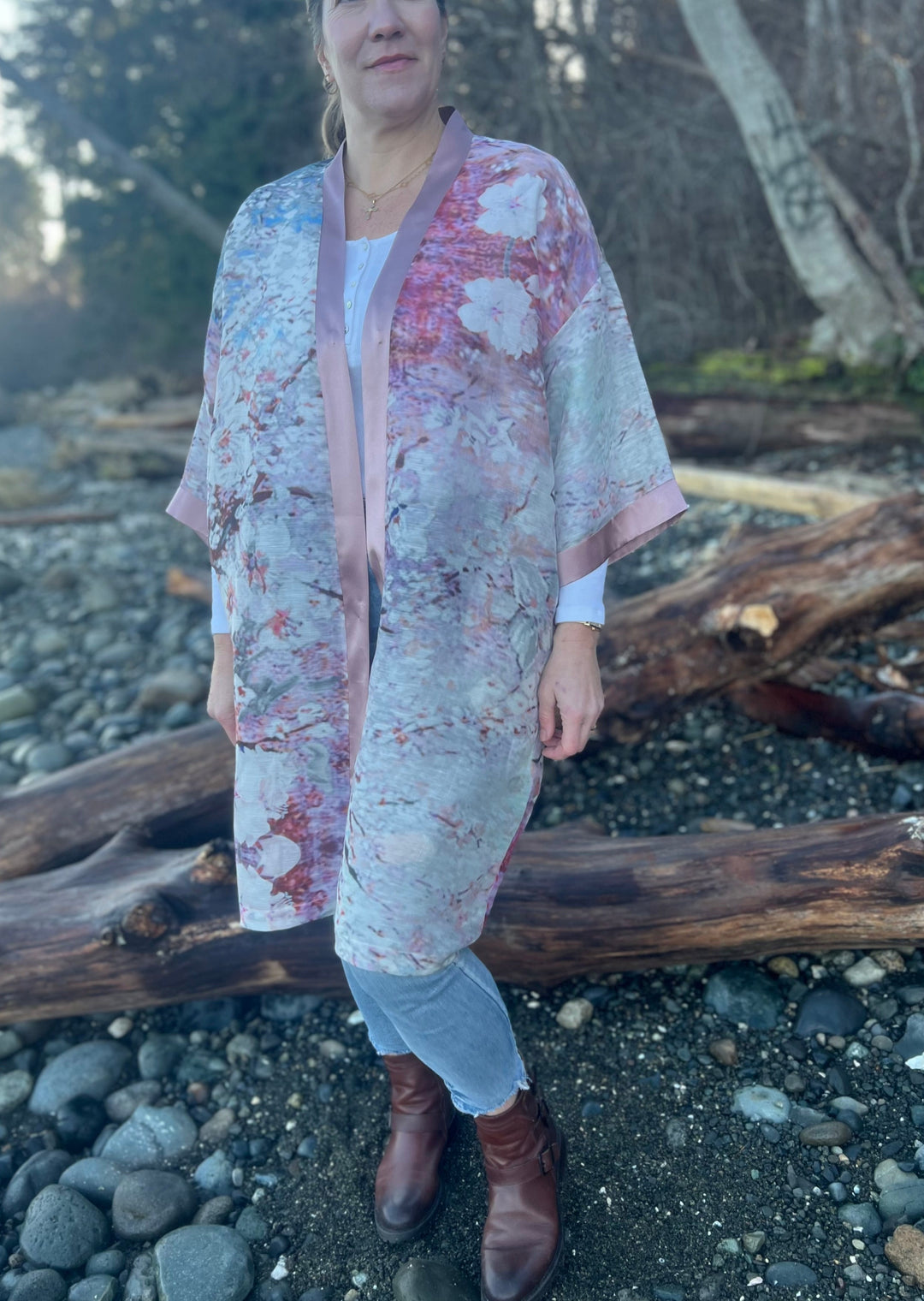 D-524 KIMONO - ALMOND BLOSSOMS - WITH DUSTY PINK TRIM
