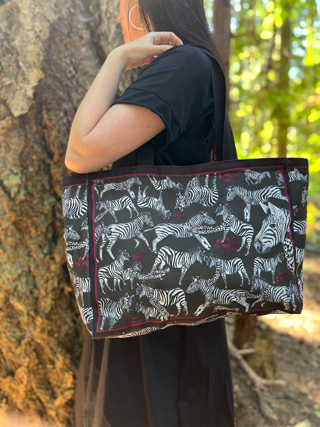 D-380T TRAVEL TOTE BAG BLACK WHITE ZEBRA- LOVE THAT CHASES YOU - RECKLESS LOVE