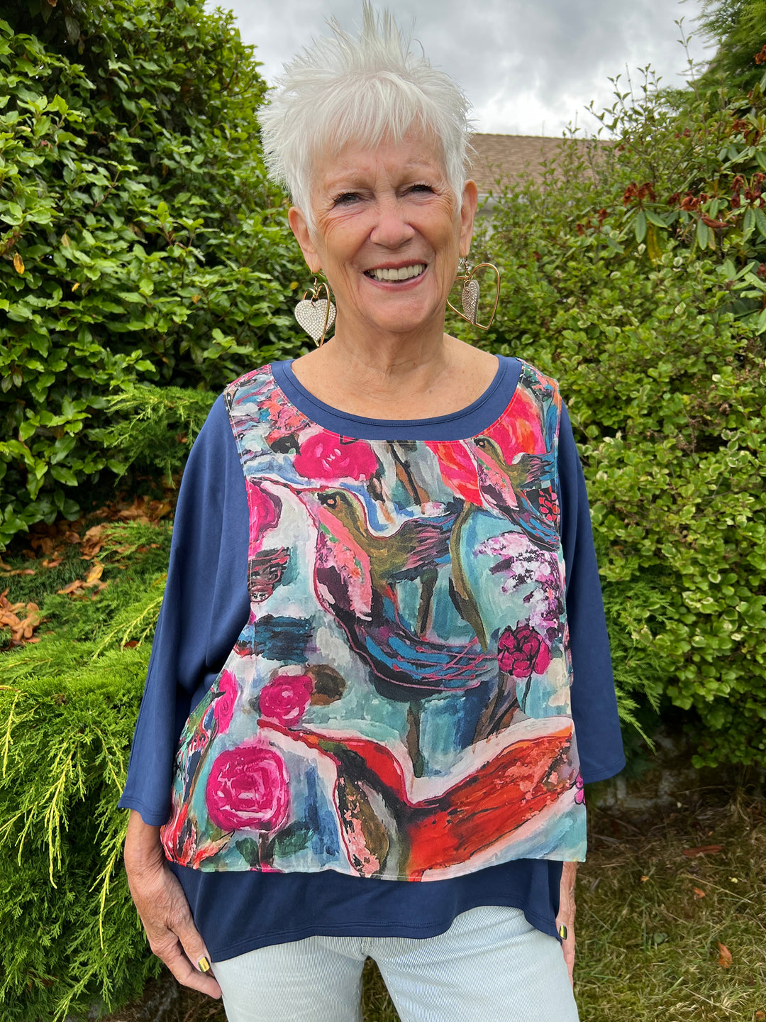LAYERED T-SHIRT - LOVE'S EYE IS ON THE SPARROW - HUMMINGBIRD