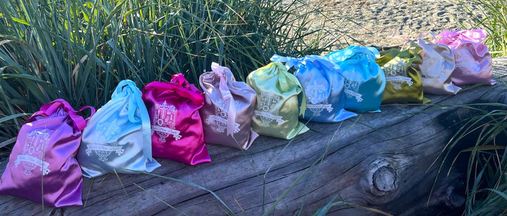 D-SURPRISE ME WITH A COLOR SILK POUCH