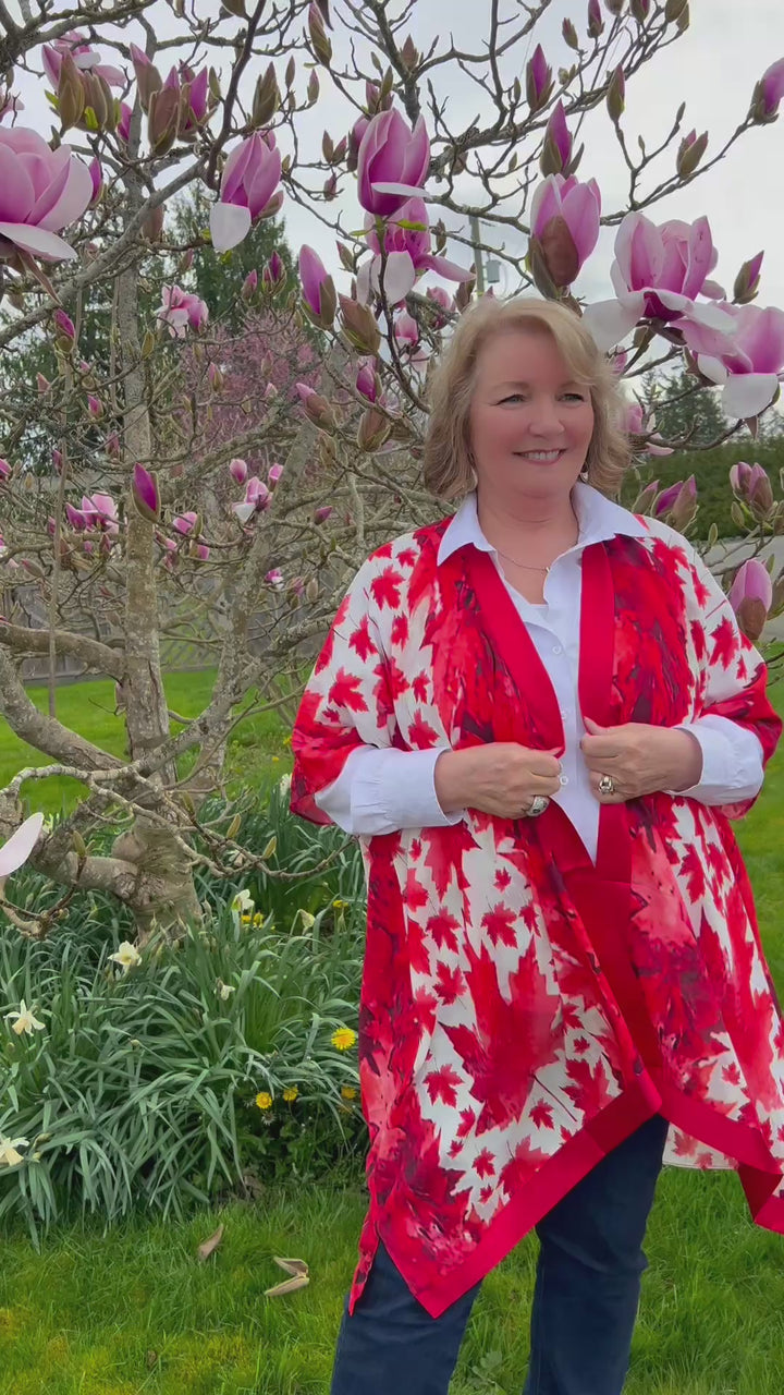 D-17BCOCOON FIT  THE TRUE NORTH STRONG AND FREE-- BLESSING CANADA KIMONO