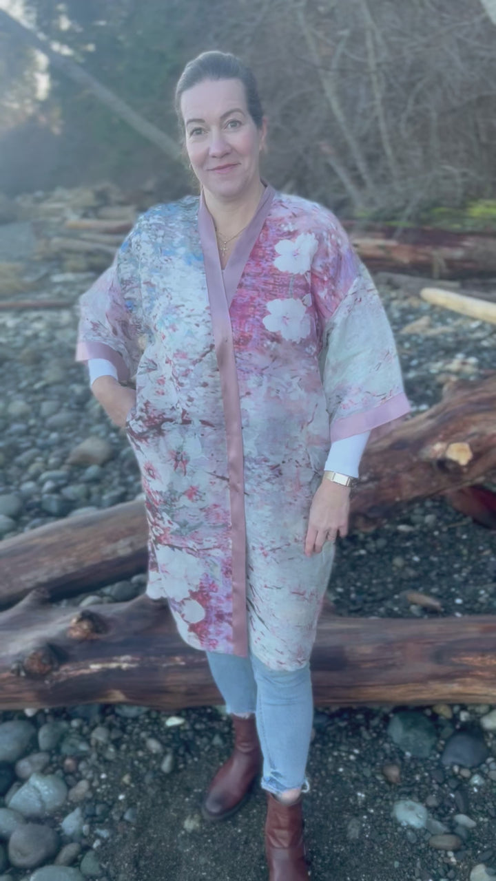 D-524 KIMONO - ALMOND BLOSSOMS - WITH DUSTY PINK TRIM