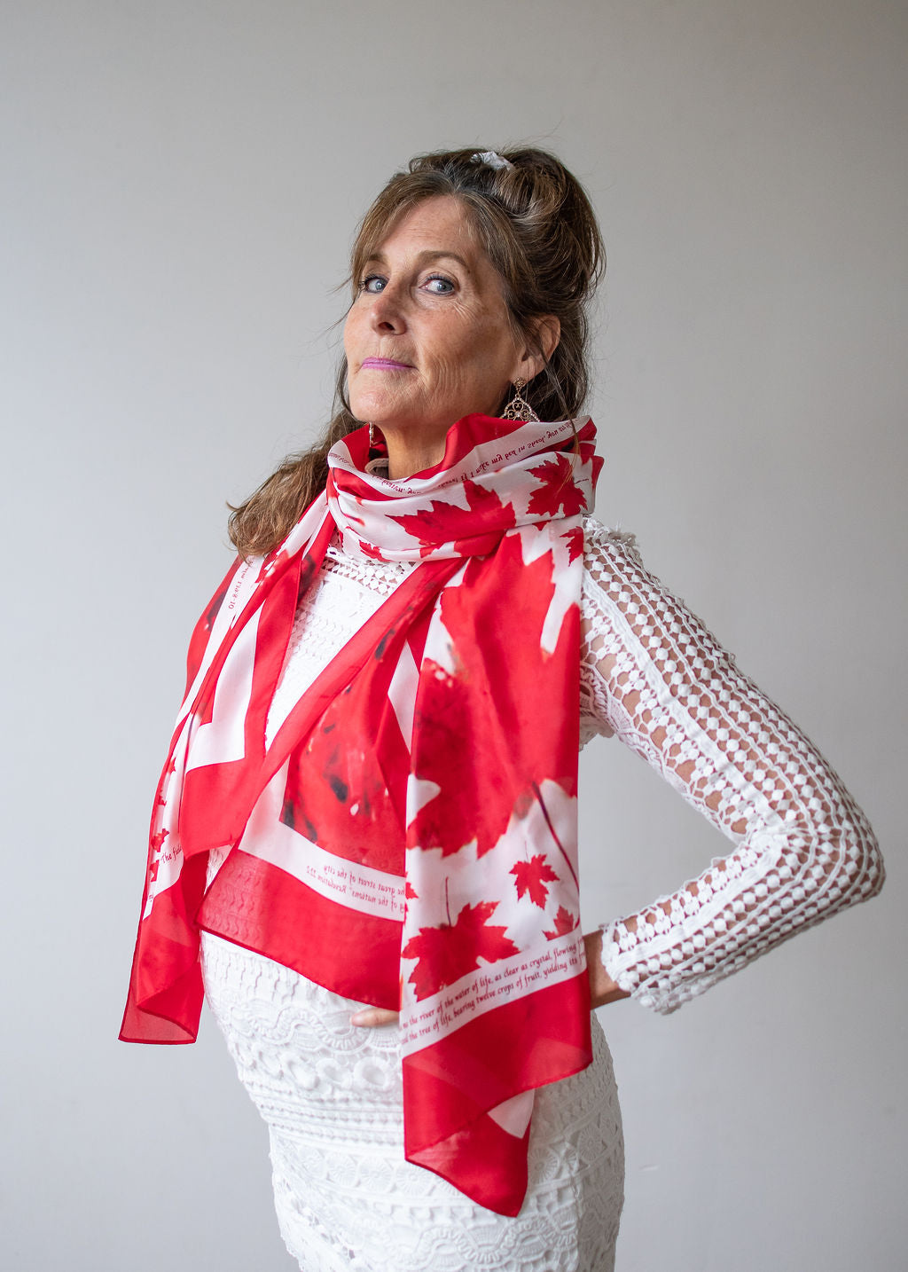D-541S BLESSING CANADA SCARF: STAND ON GUARD - MAPLE LEAF