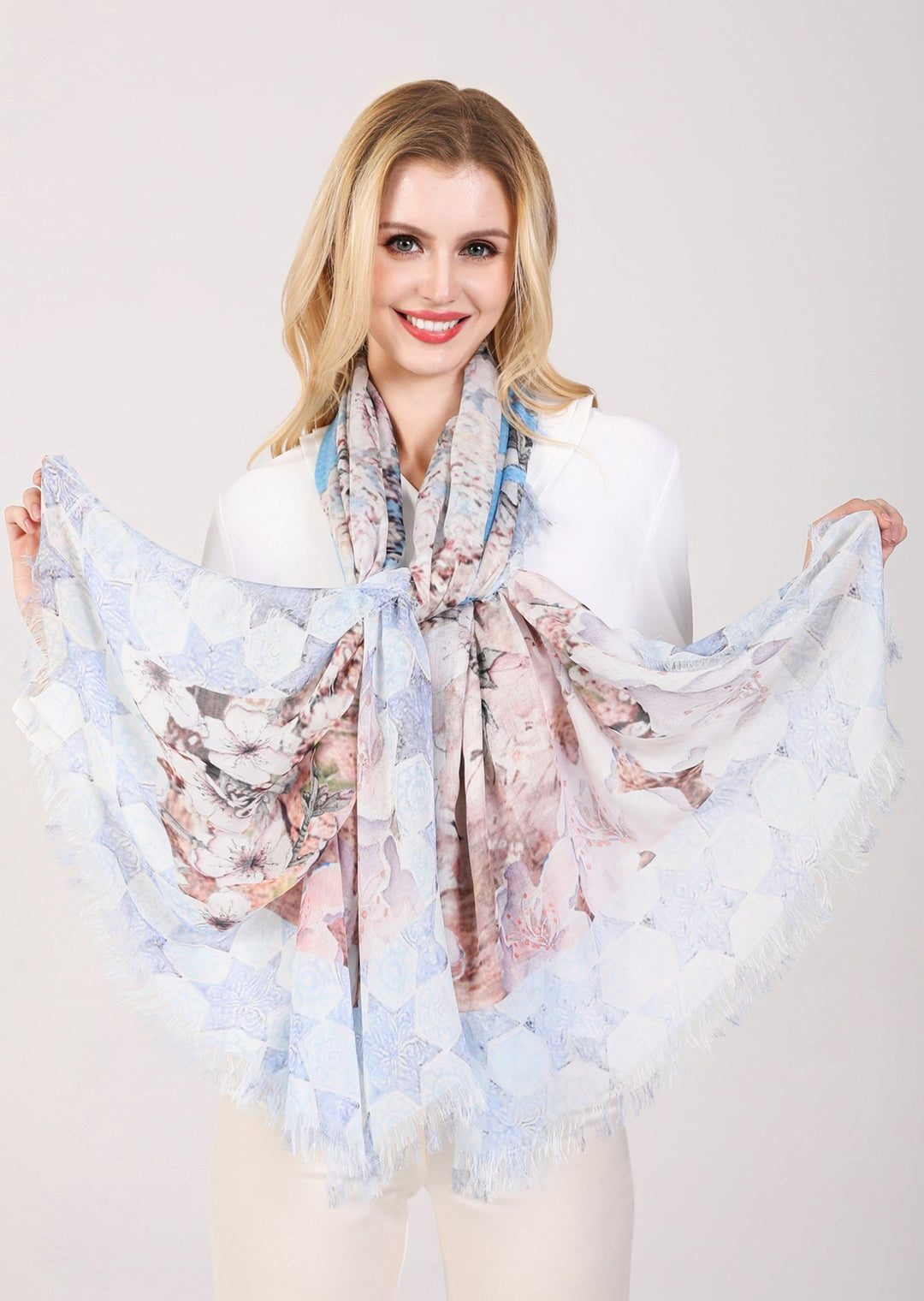 D-401 SHALOM PRAYER SHAWL WITH STAR OF DAVID BORDER LARGE