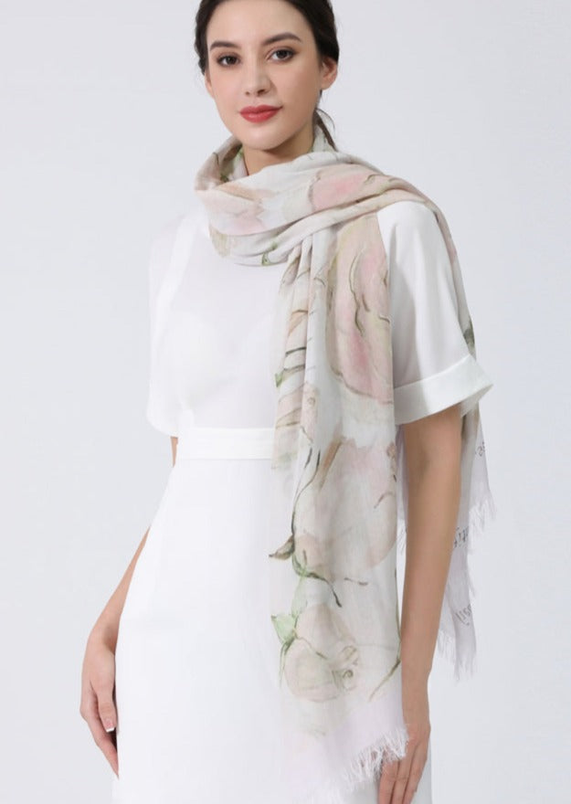 D-31A PURITY AND HOLINESS BLUSH WHITE ROSES