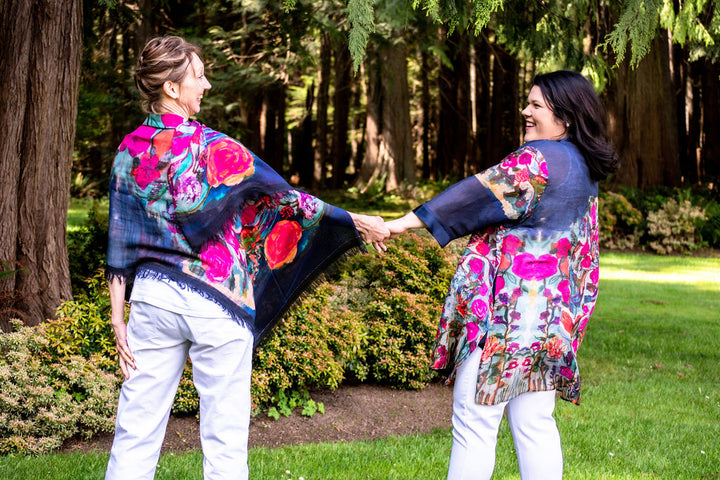 D-112BK LOVE'S EYE IS ON THE HUMMINGBIRD LUXURY SILK LINEN KIMONO