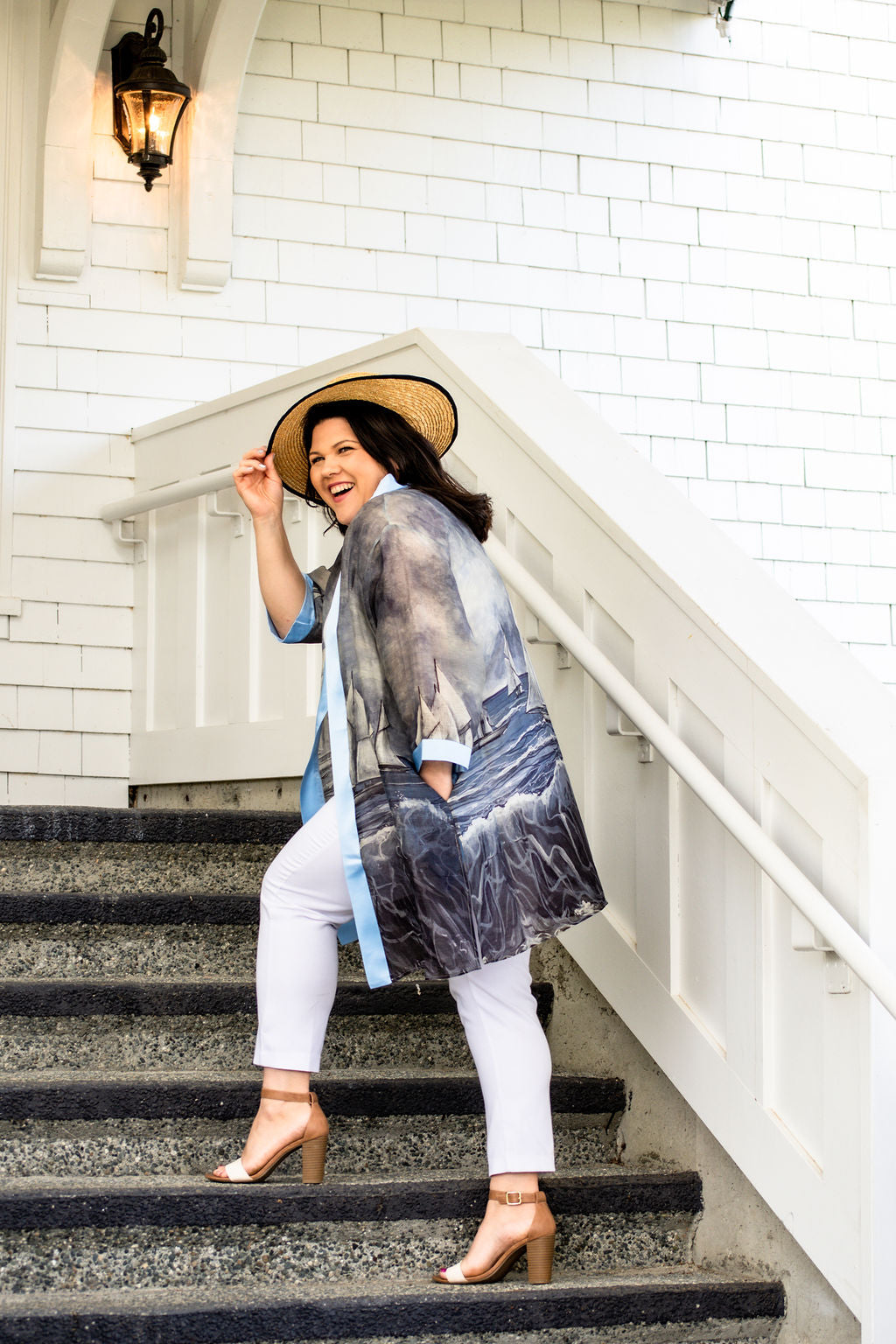 D-362K REWARDS IN WAITING THE SAILBOATS LUXURY KIMONO, LIGHT BLUE TRIM
