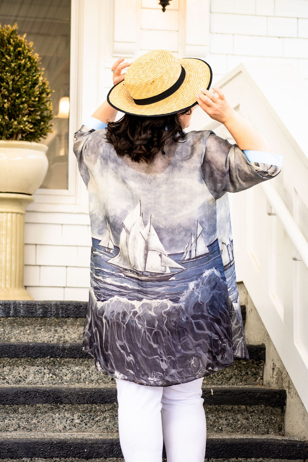 D-362K REWARDS IN WAITING THE SAILBOATS LUXURY KIMONO, LIGHT BLUE TRIM