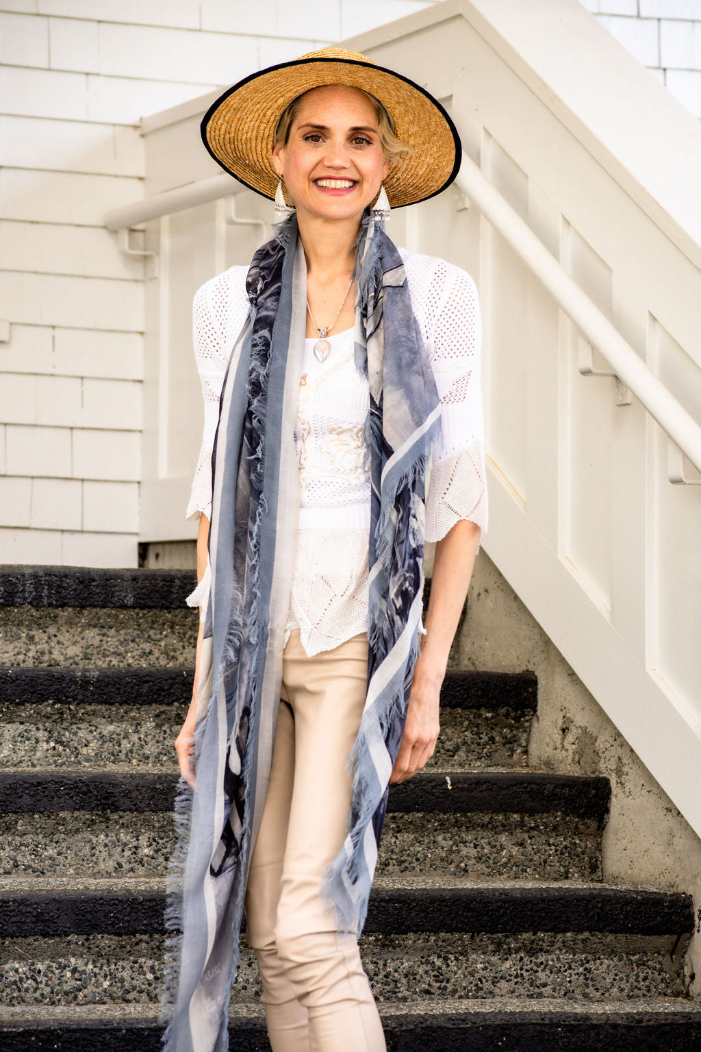 D-362K REWARDS IN WAITING THE SAILBOATS LUXURY KIMONO, LIGHT BLUE TRIM