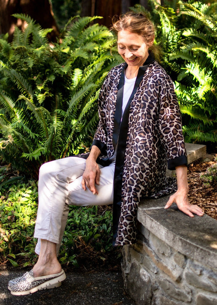 D-217K WILD IN HEART ABOUT YOU CHEETAH CAT SILK LINEN KIMONO