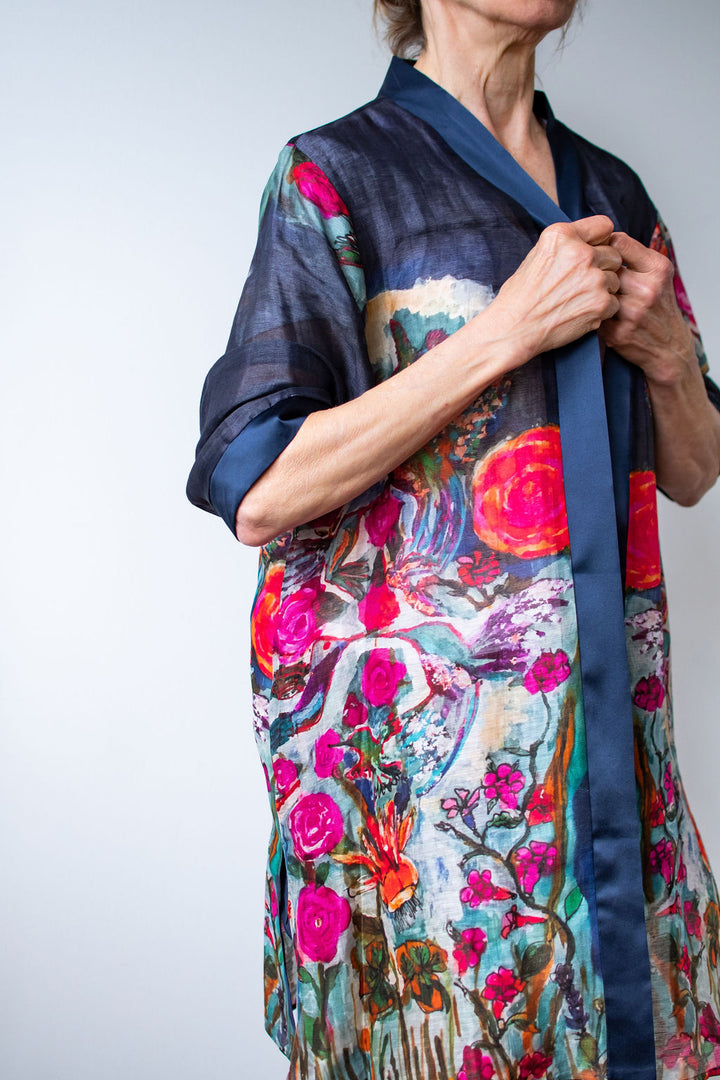 D-112BK LOVE'S EYE IS ON THE HUMMINGBIRD LUXURY SILK LINEN KIMONO