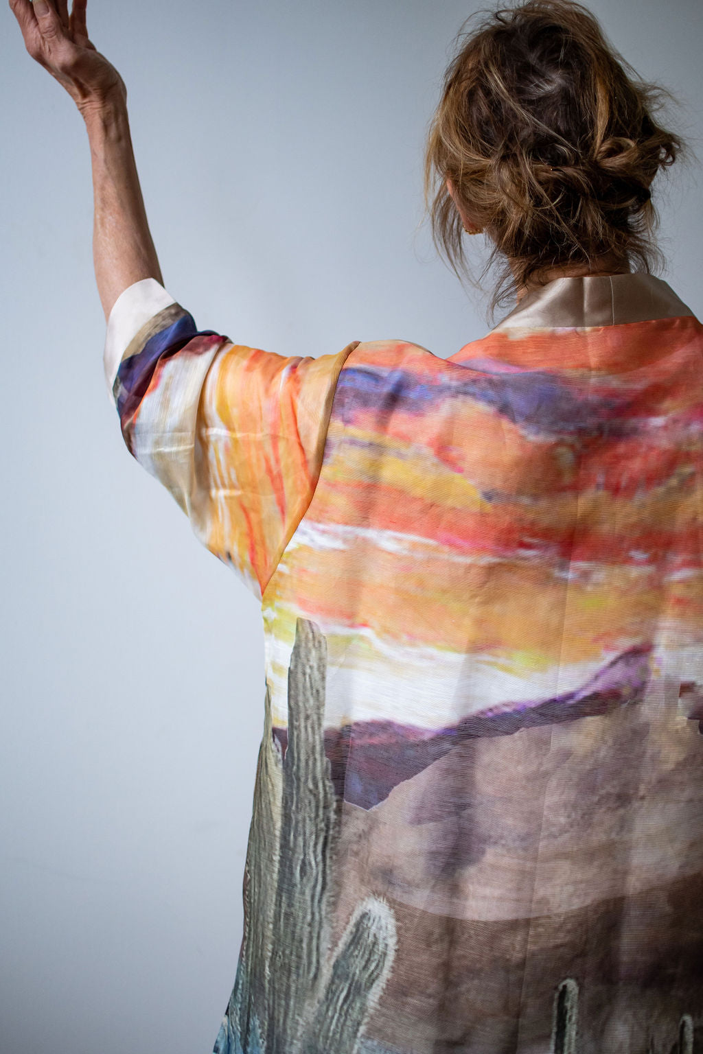D-382K  STREAMS IN THE DESERT SILK LINEN KIMONO
